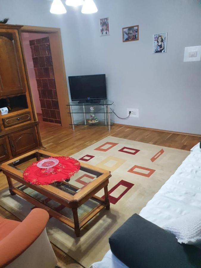 Apartament Cu Trei Camere 바일레헤르쿨라네 외부 사진